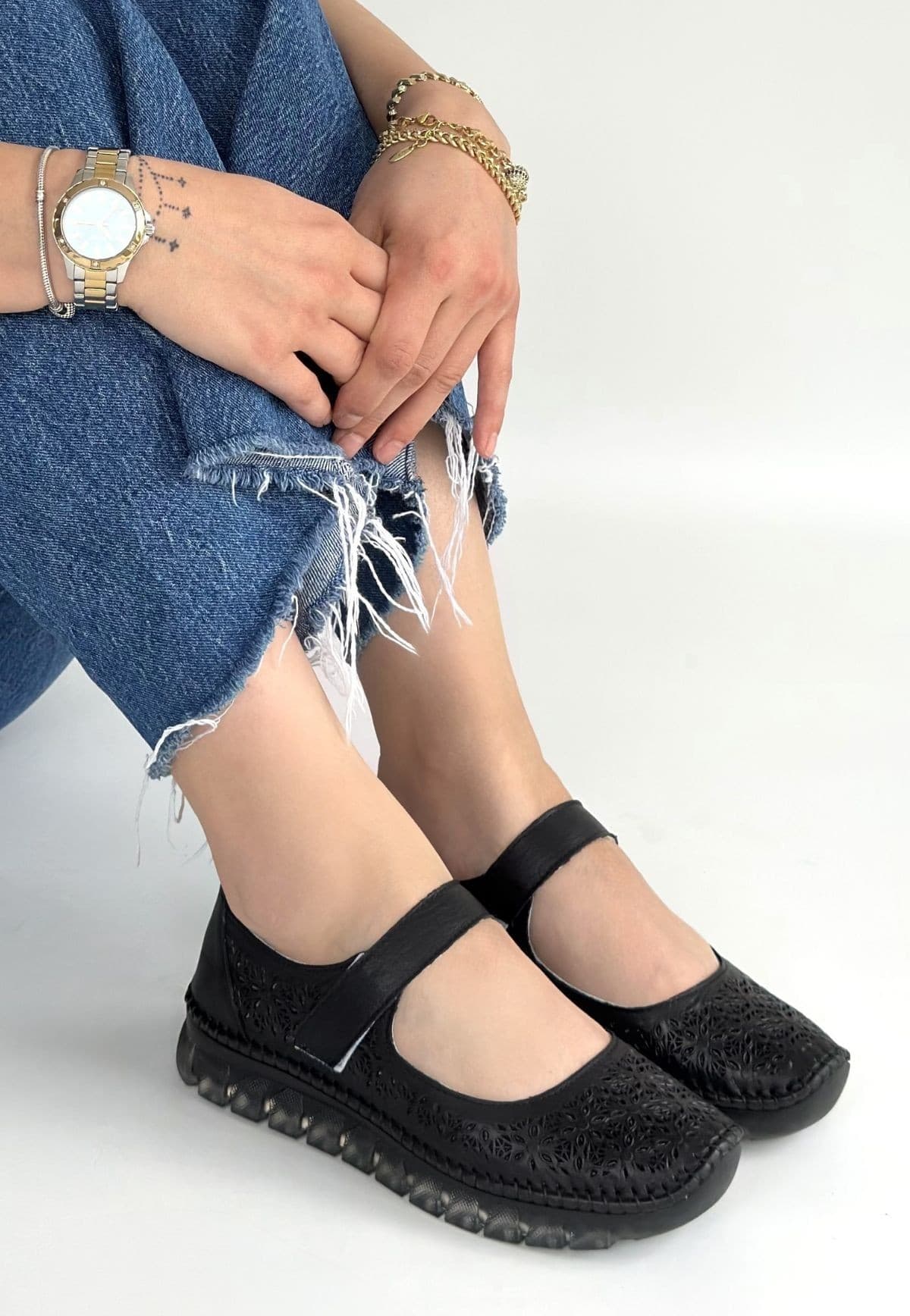 Sina Siyah Deri Cırt Cırtlı Babet Ayakkabı