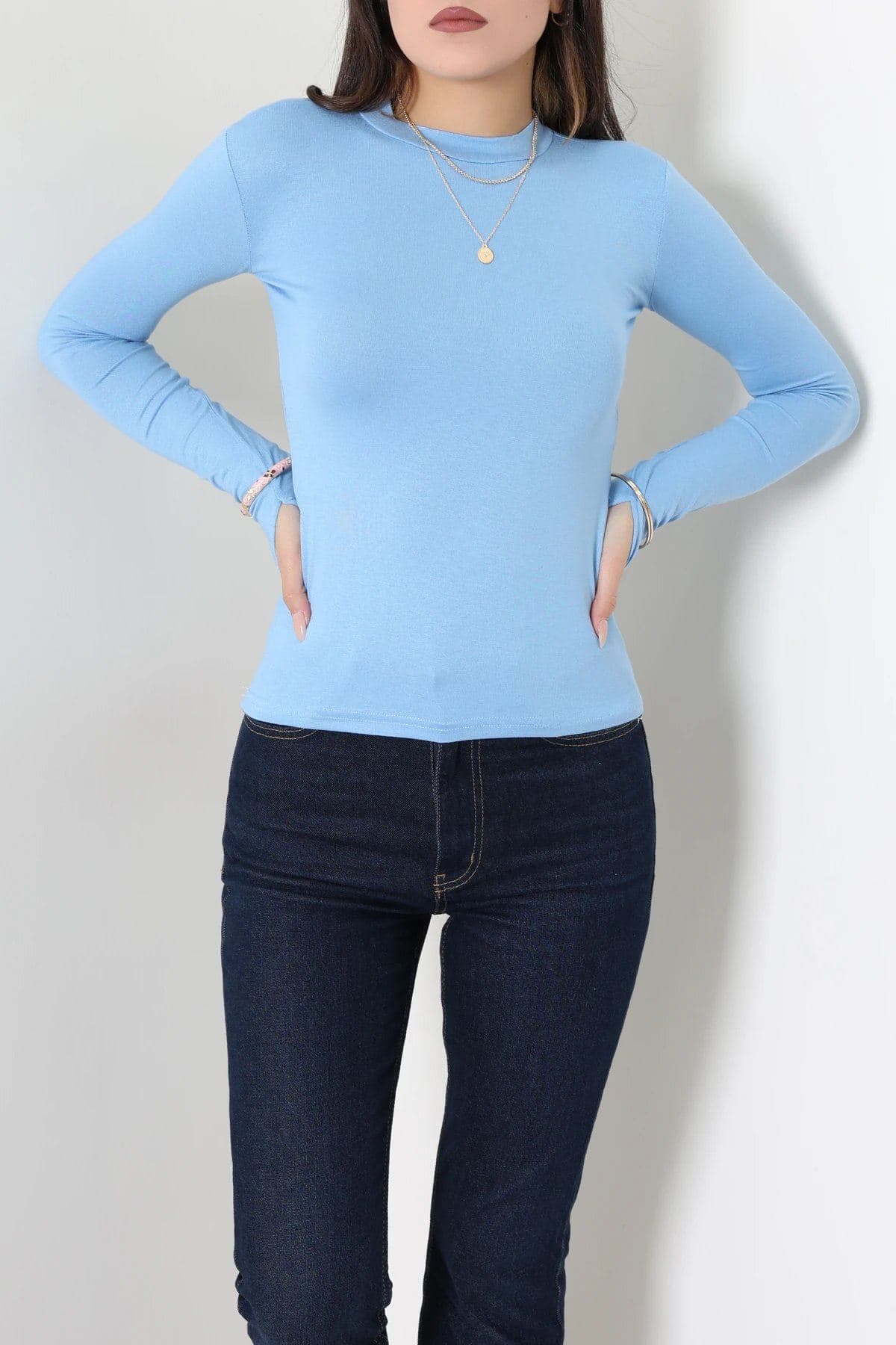 Dik Yaka Parmak Geçmeli Viskon Body Açıkmavi - 40076.599.