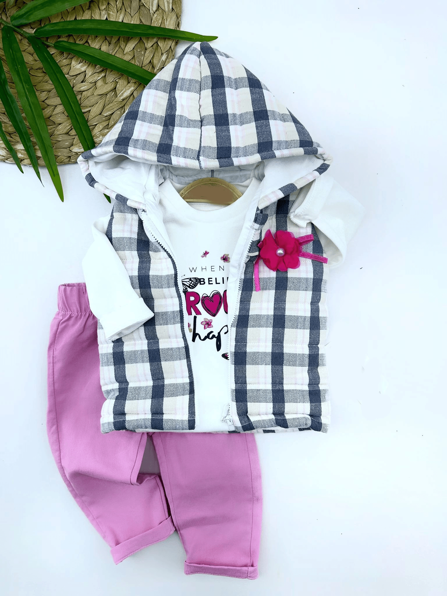 9-12-18-24 Ay Kapşonlu Fermuarlı Ekoseli Şişme Yelek Sweat Pantolonlu 3lü Kız Erkek Bebek Takımı Pembe